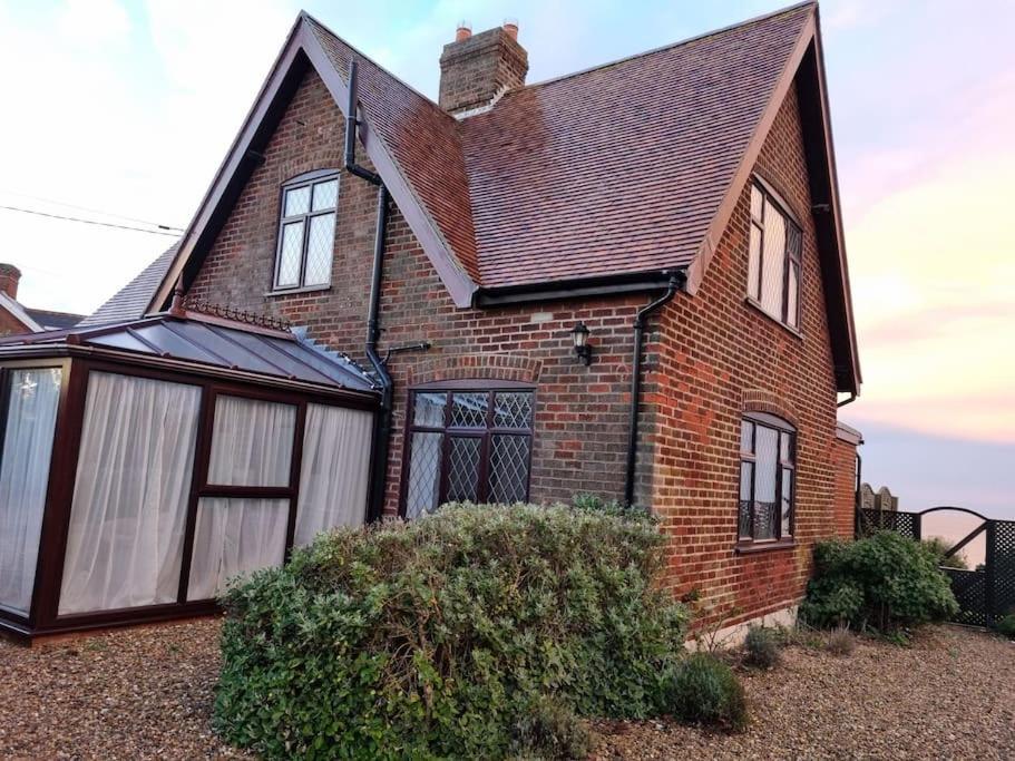 Spacious Detached Home With Beautiful Seaviews, Sleeps 6 Trimingham Екстер'єр фото